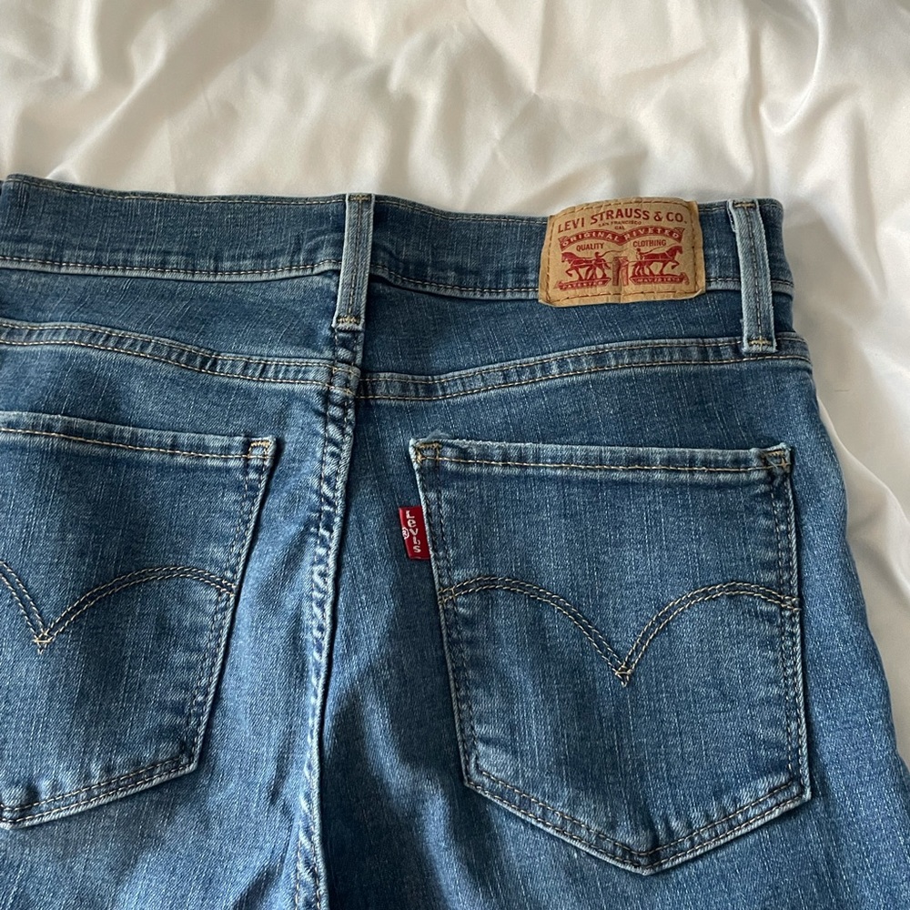 Levi High Rise - Picture 5 of 5